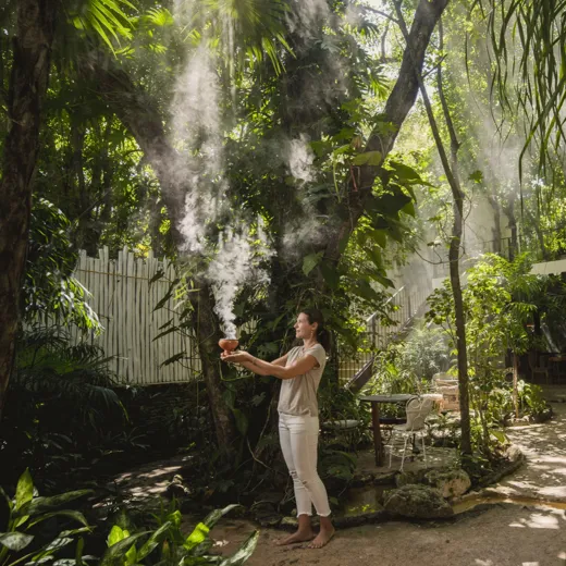 Conscious Eye On – Hotel La Semilla 01