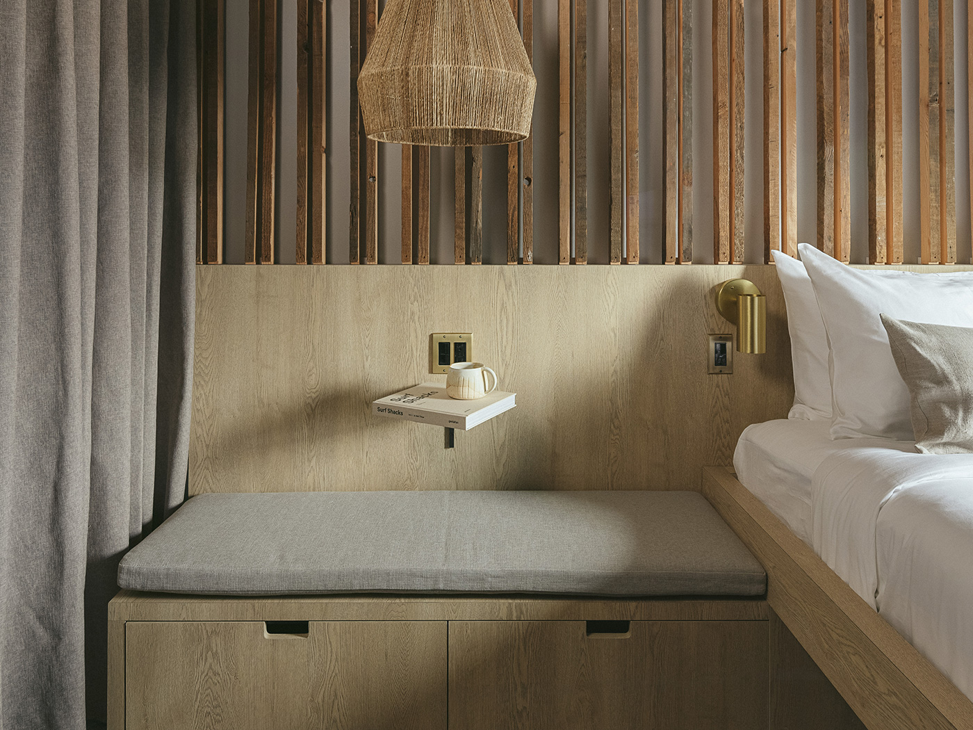 Drift Santa Barbara City View Cozy R 02