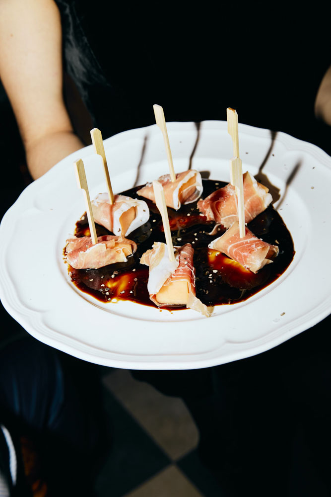 DH SALES24 S NY Travelpro 15