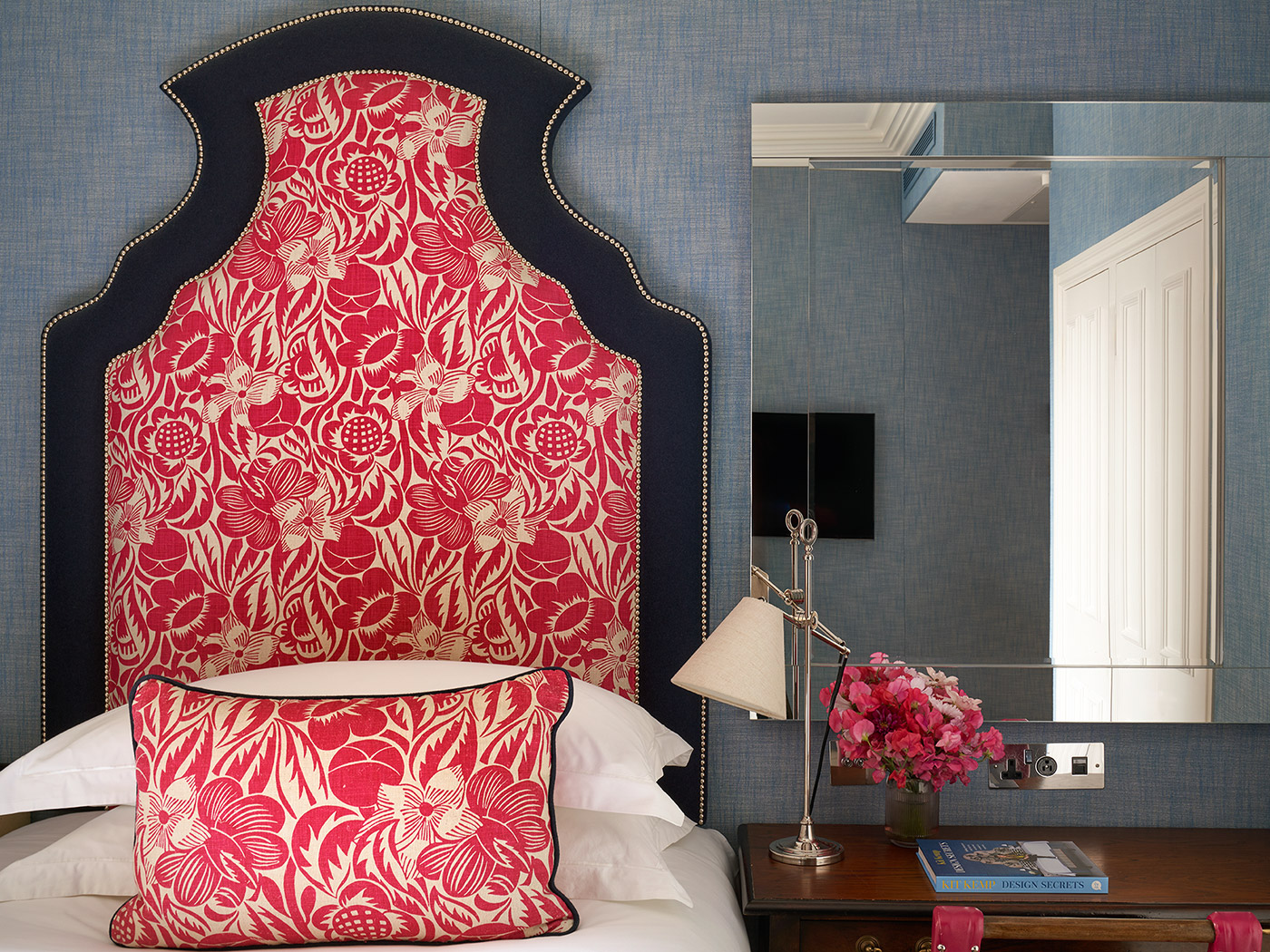 Knightsbridge Hotel Single Room R 02