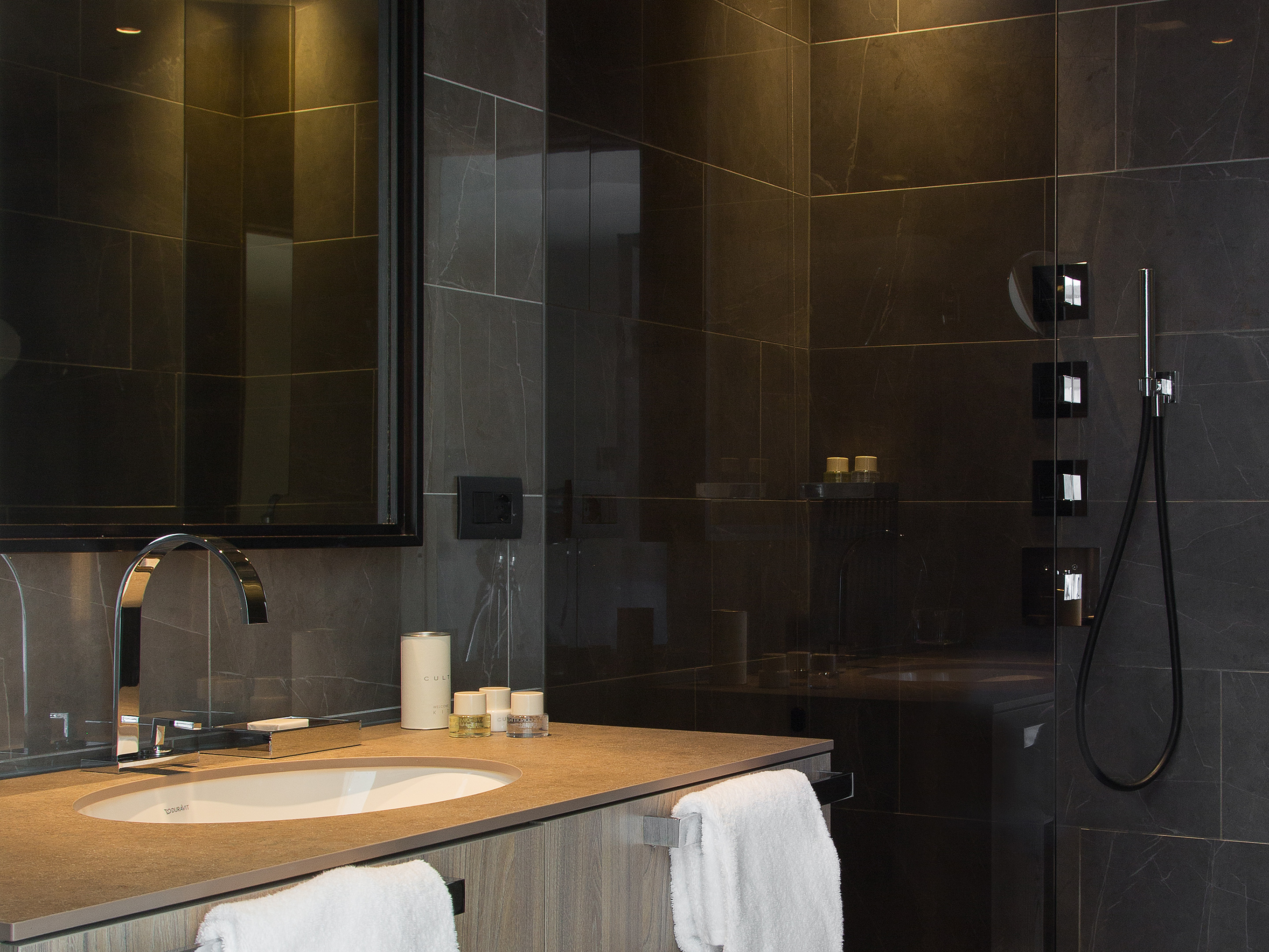 Deluxe Lake View, Filario Hotel 