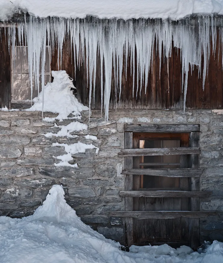 007 The Hide Hotels Flims Hut Ice