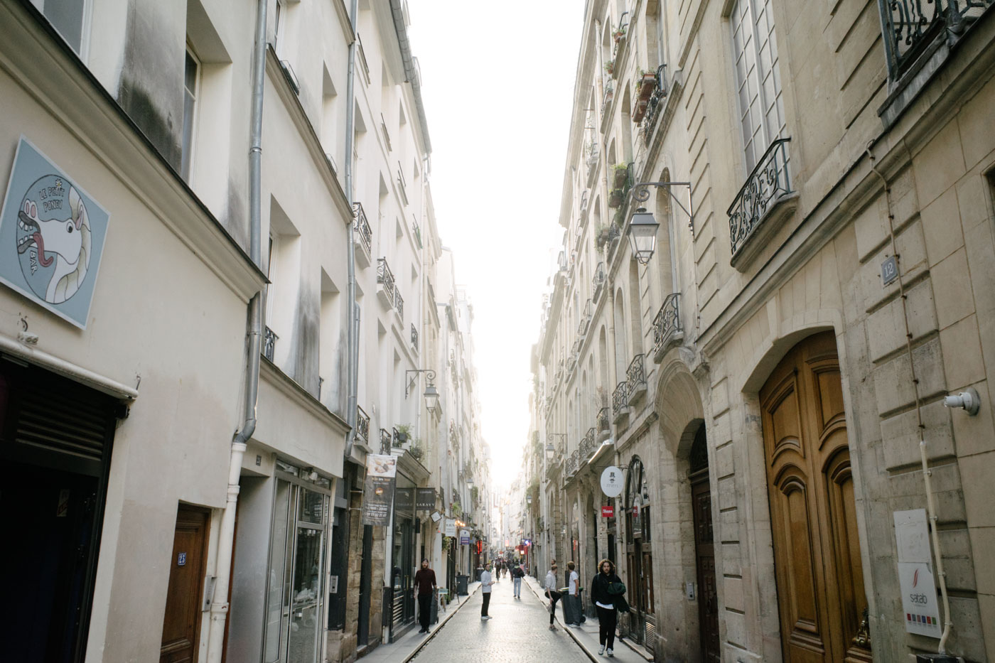 DH24 SALES CE Paris Travelpro 02