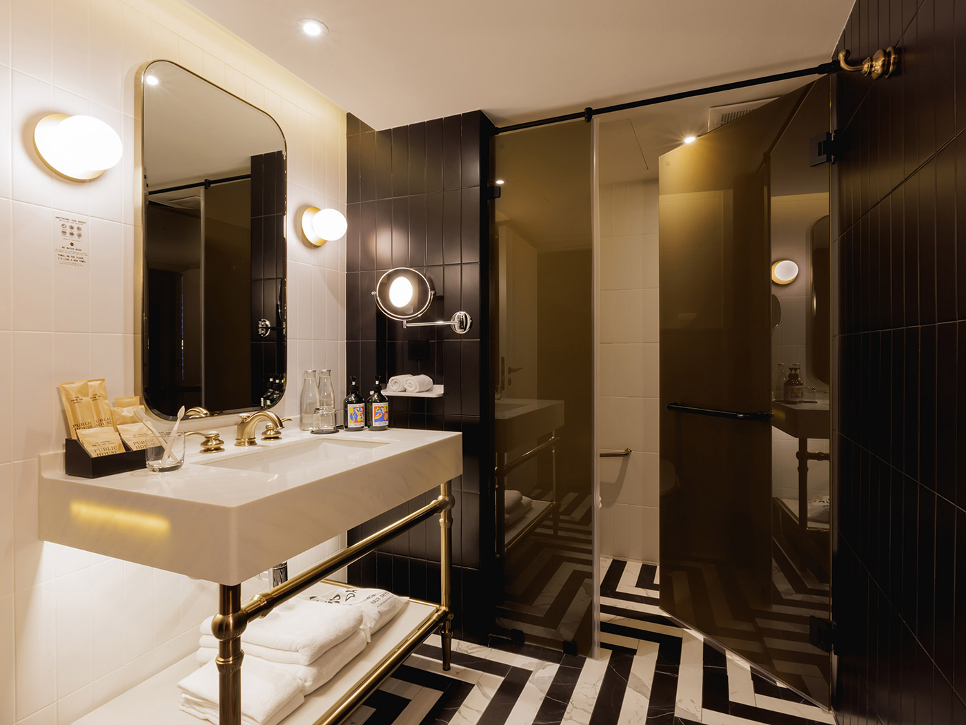 Public House Bangkok Junior Suite R V2 10