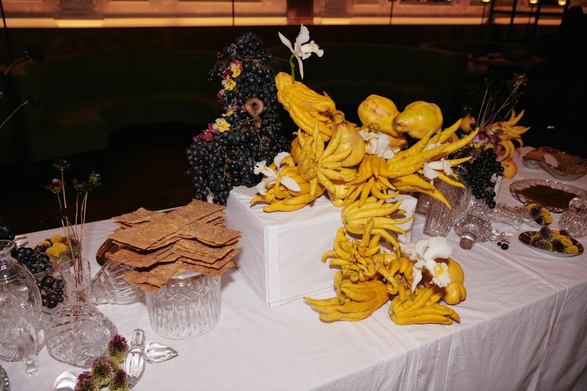 DH SALES23 S London Travel Pro 13