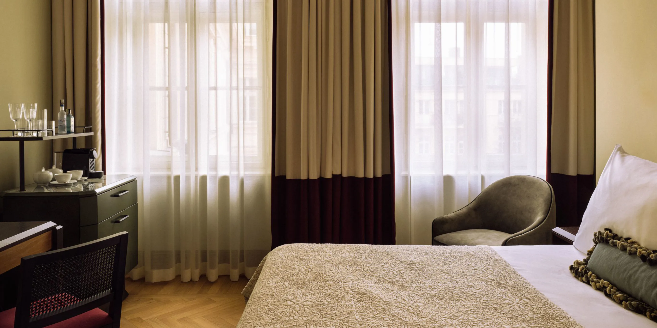 Sir Praque Hotel Rooms