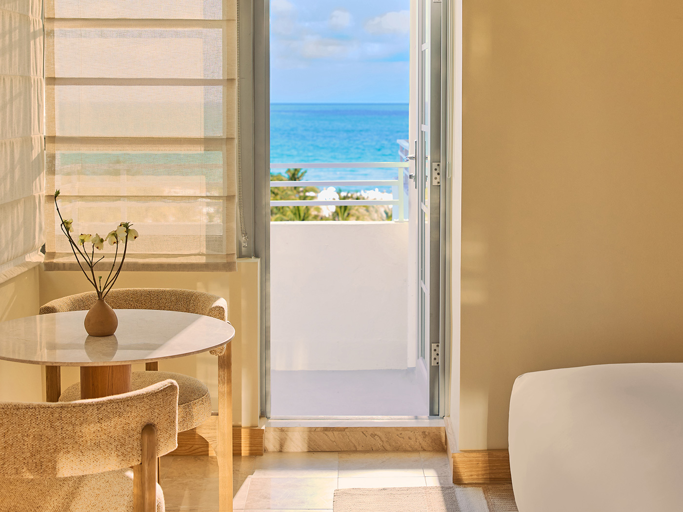 Shelborne By Proper Partial Oceanview King Balcony R V2 03