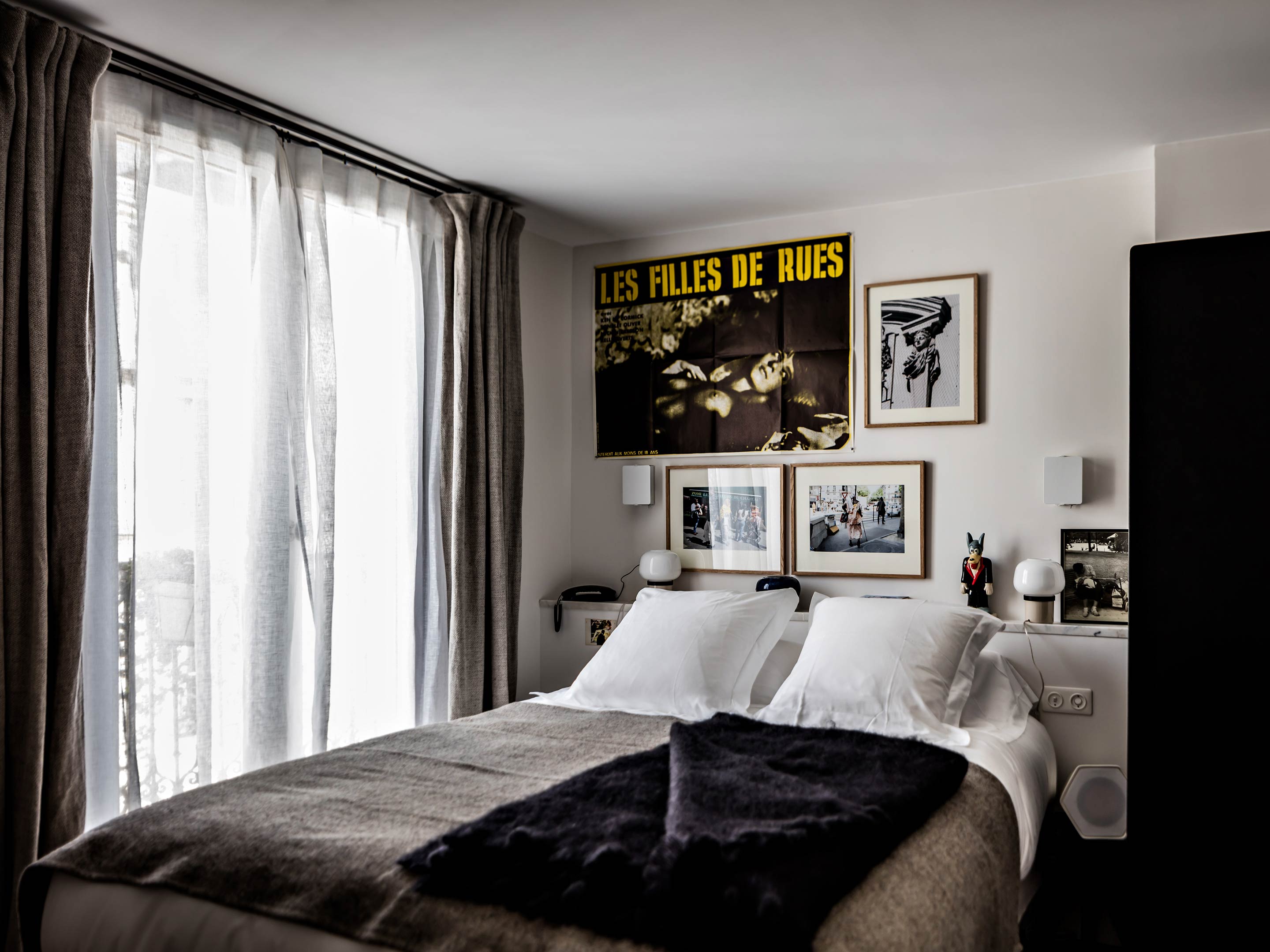 Le Pigalle Room 17 V2 R R2