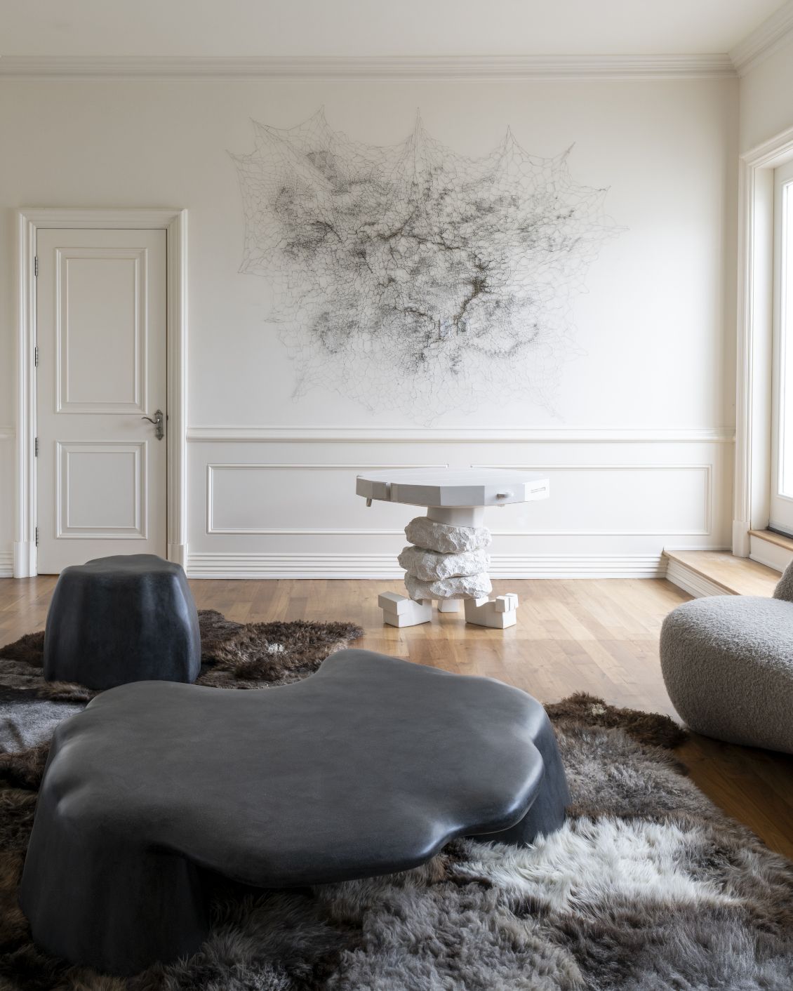 02 DH Homestory With Deglan Interior Design Table