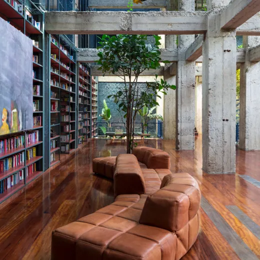 Sustainable Hotel Stamba 01