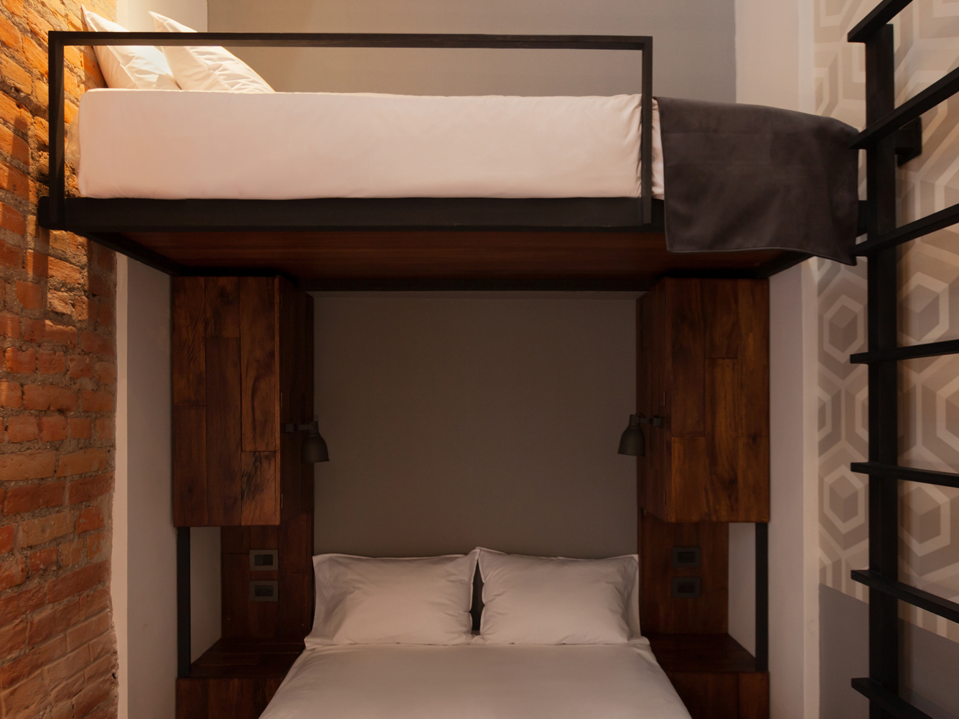 Carlota Standard Double R 4