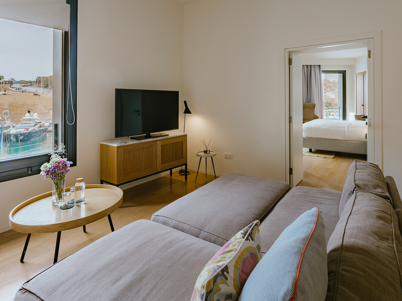 Cugo Gran Macina Grand Harbour Corner Suite With Harbour View V2 R 02