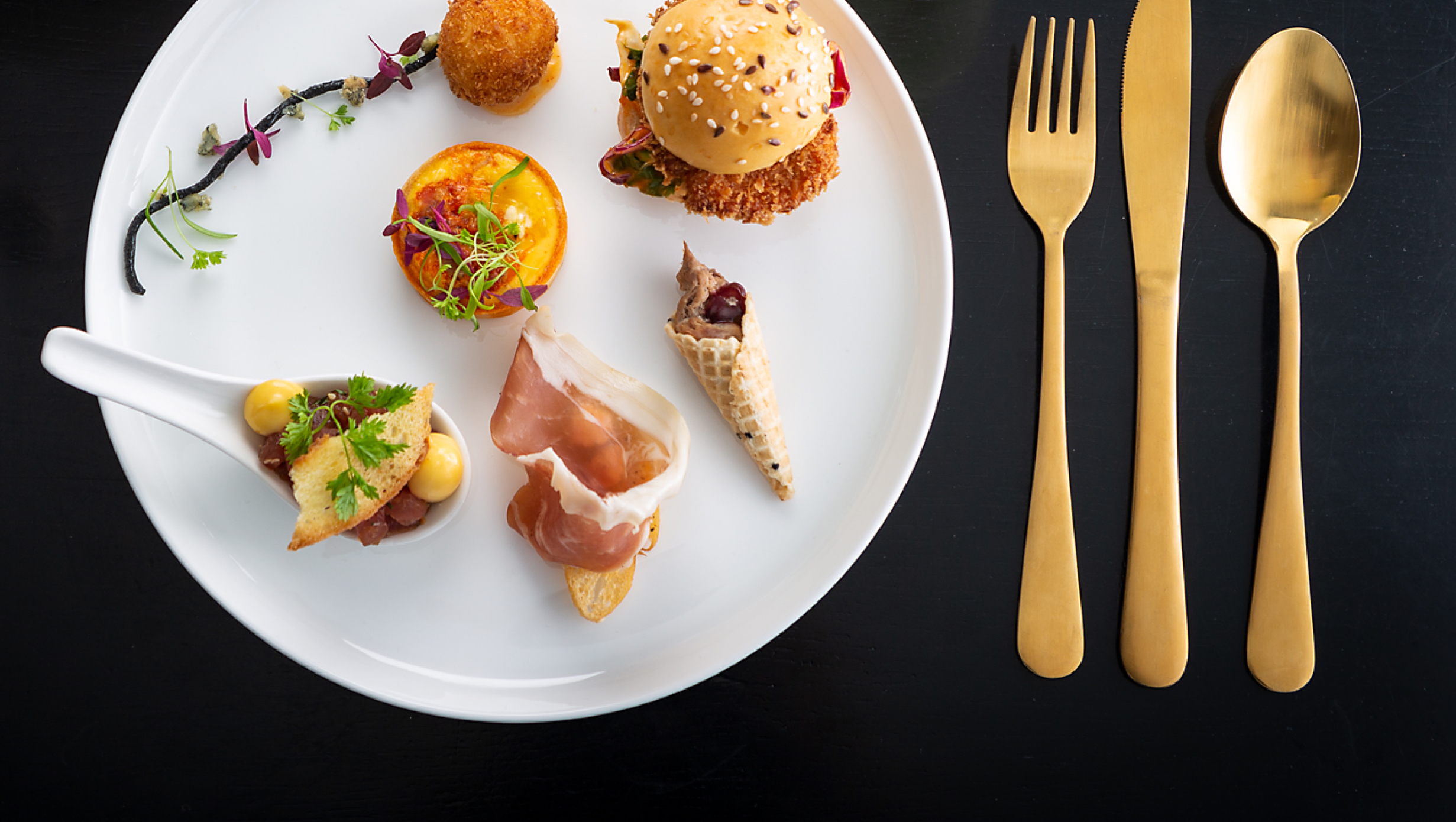 Adelphi Hotel Theme Box 1 03