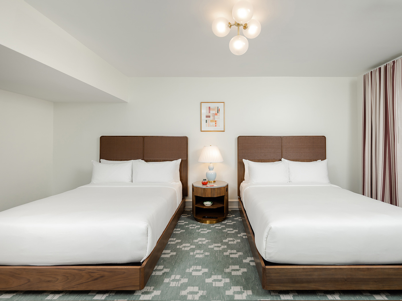 Hotel Granada Accessible Two Queens Guestroom R 01