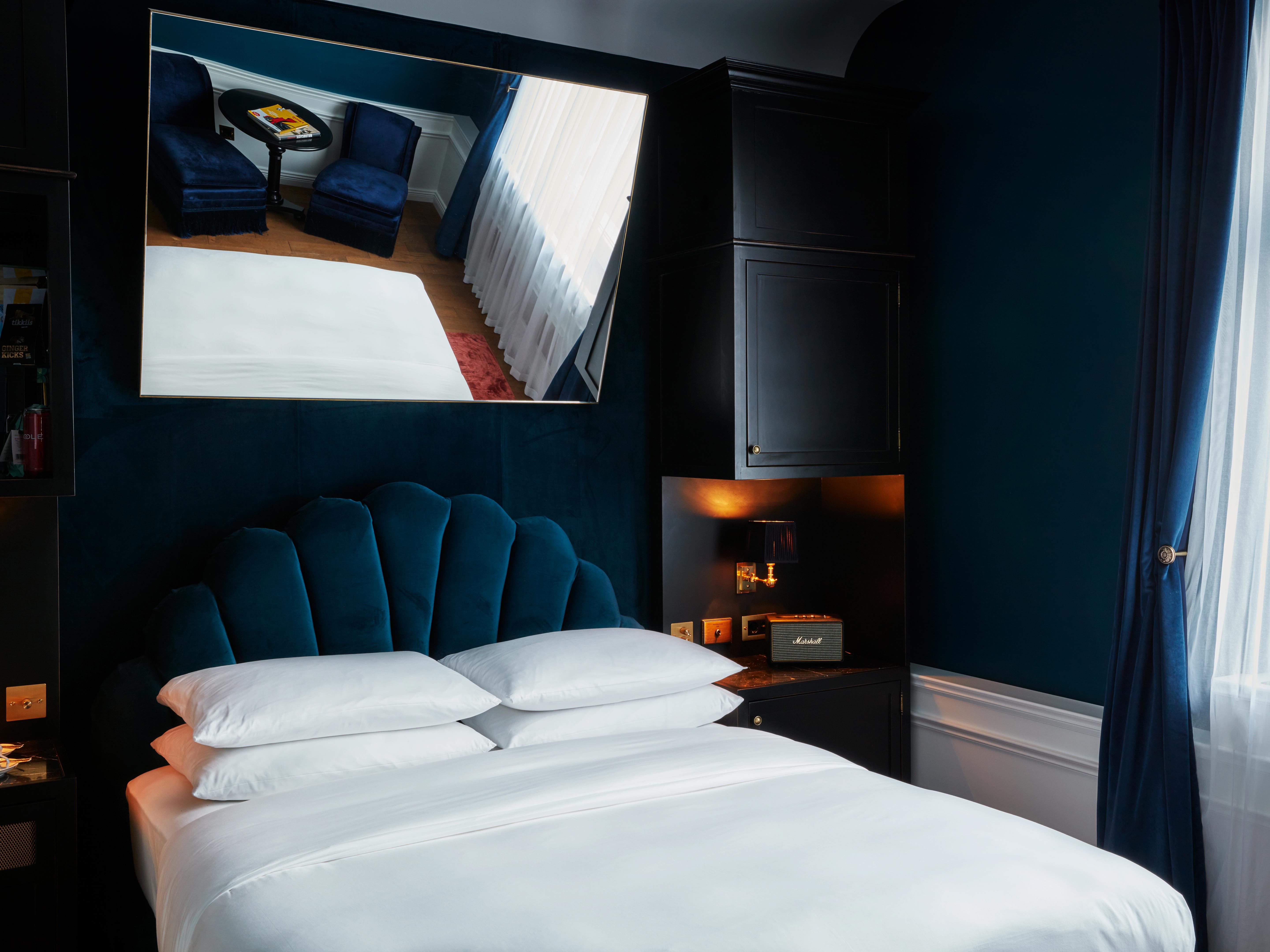 Classic, Provocateur