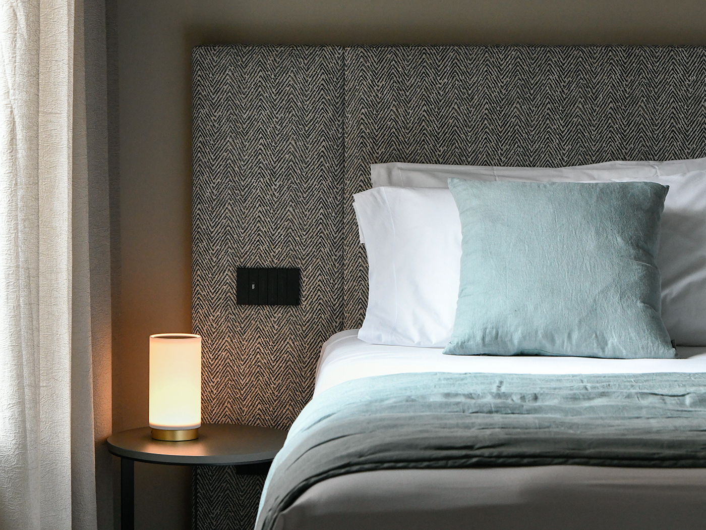 Hotel Windsor Double Room Hamlet View V2 R 02