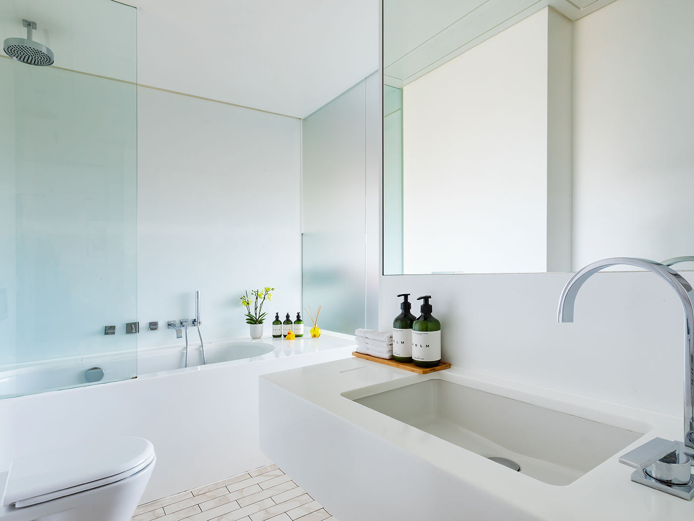 Town Hall Hotel One Bedroom Suite R 03