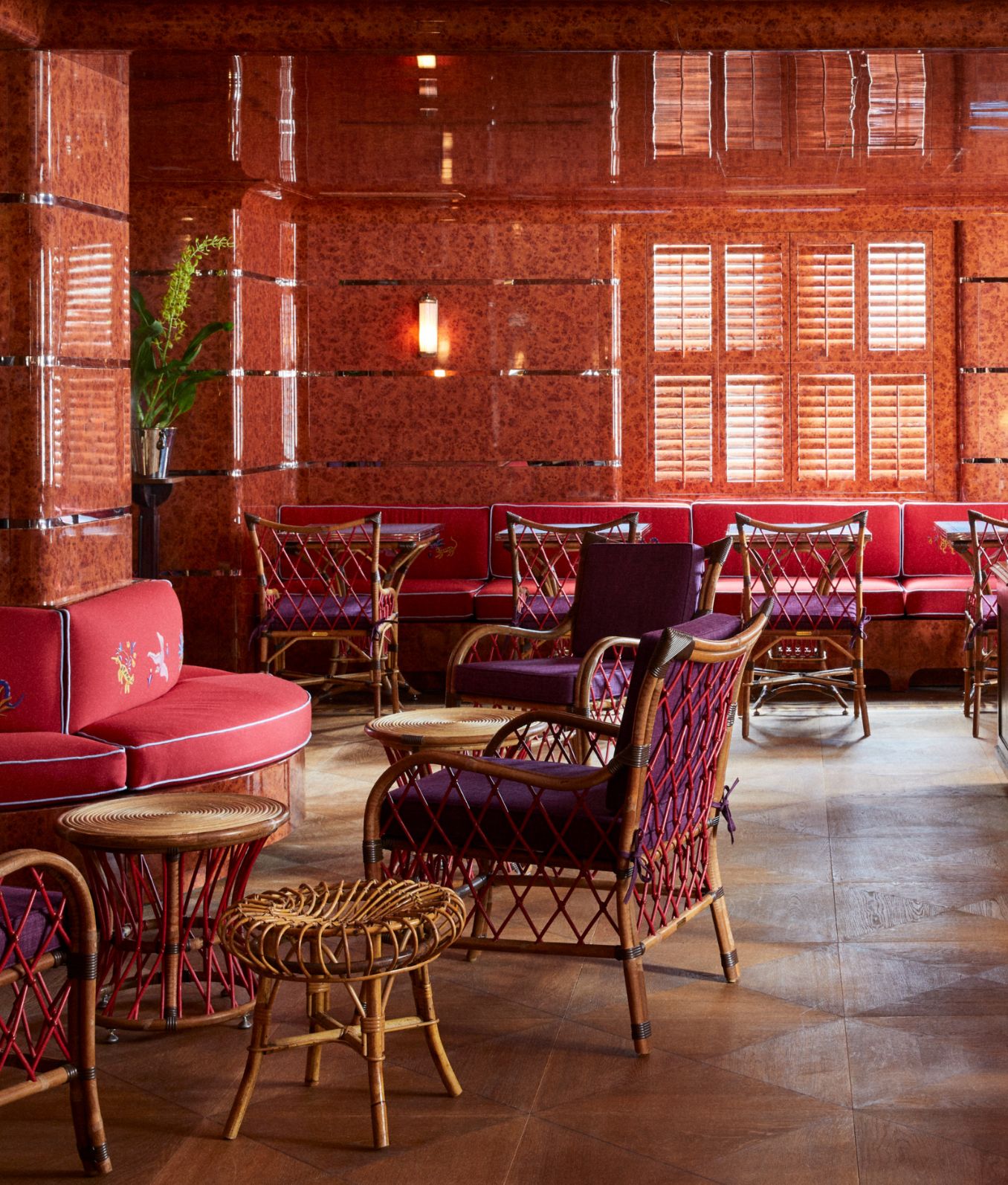 Hotel Ulysees Theme Box 01 Food And Drink 2