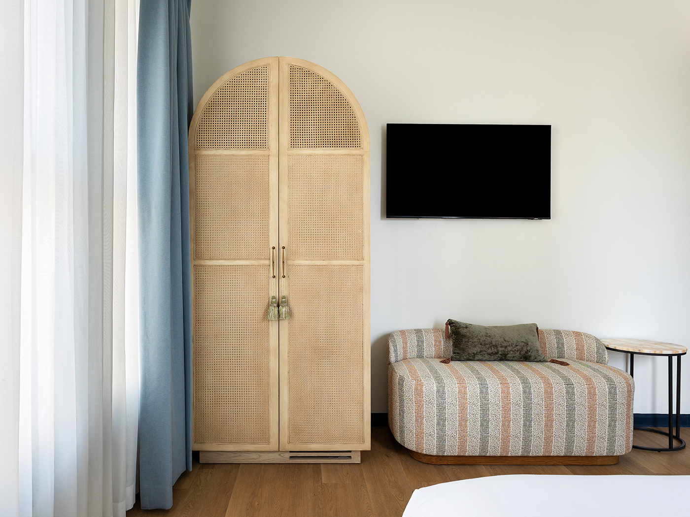 Granger Hotel Skyline Deluxe Corner King R V2 06