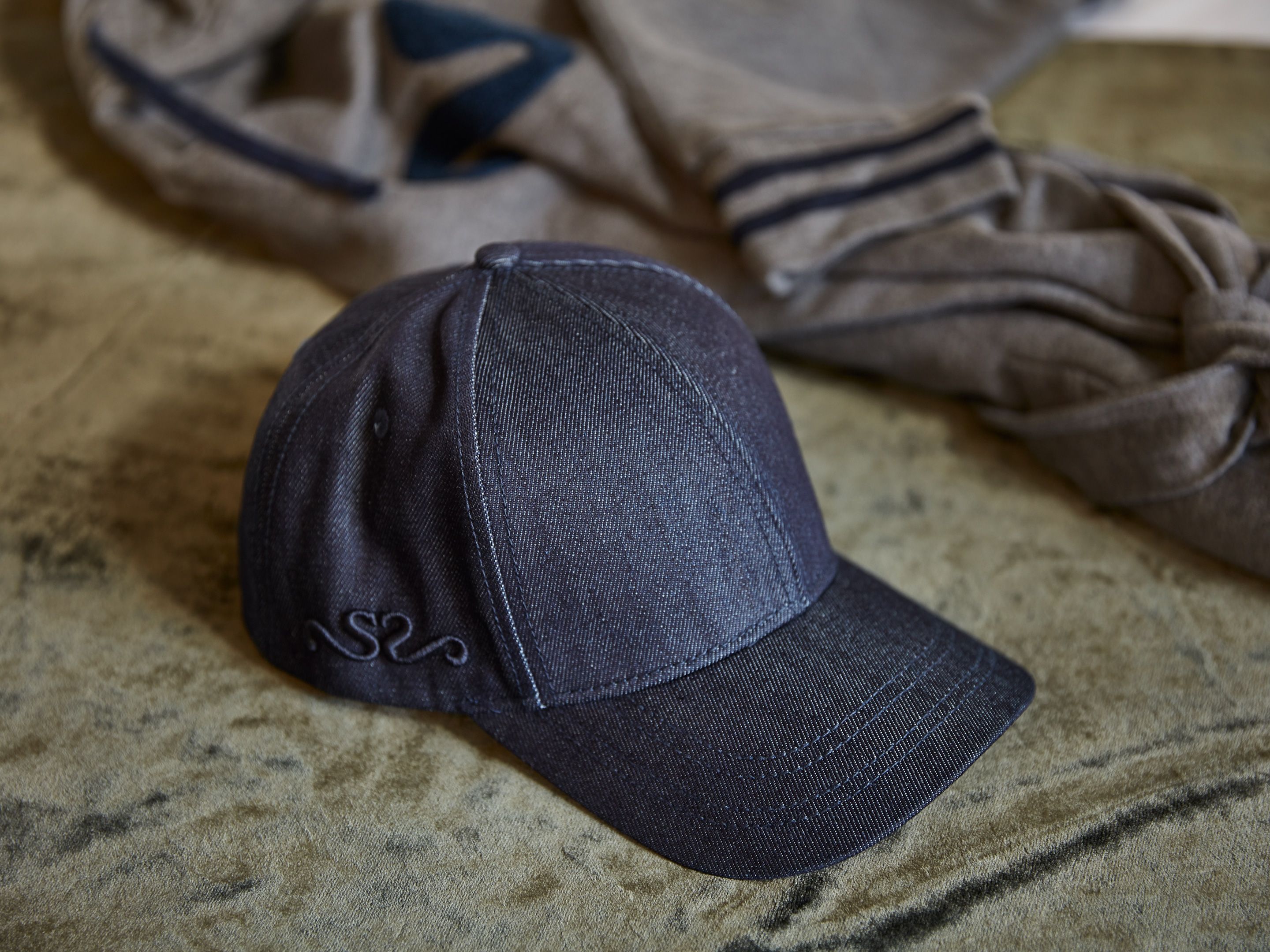 Sir Savigny Suite, Sir Savigny