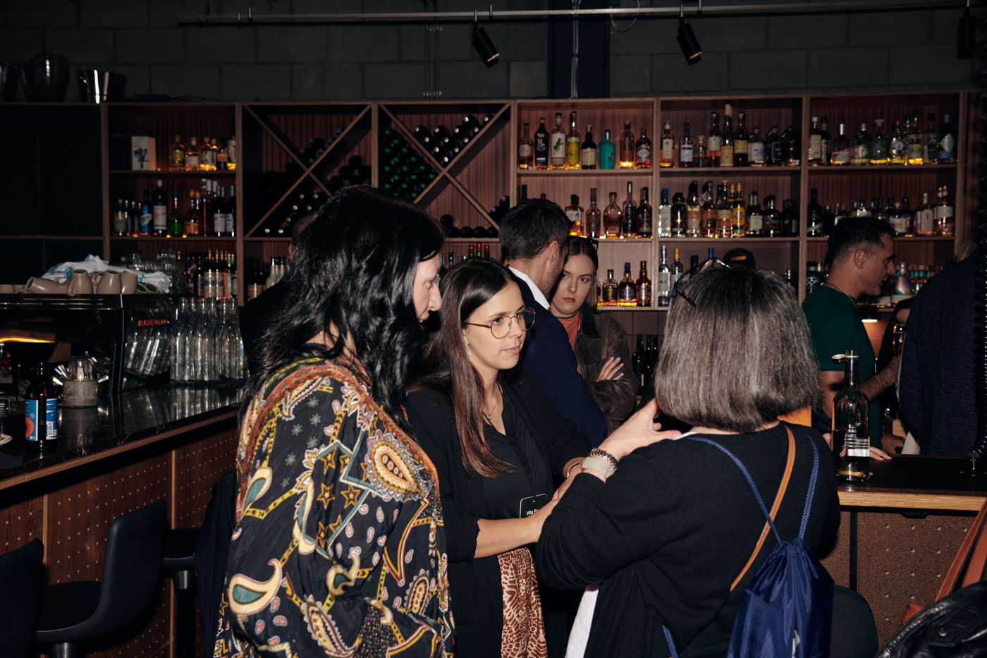 DH24 CE London Travelpro 09