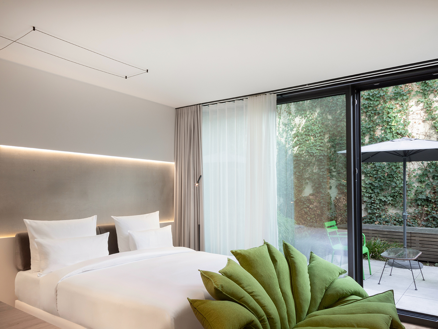 Kpm Deluxe Balcony R 01