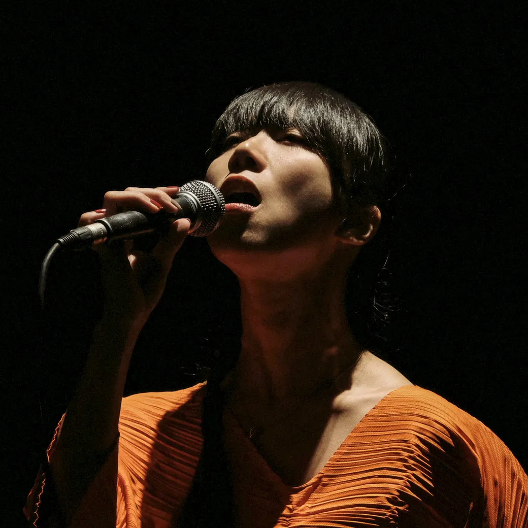 5Dfca751305f514379dcb7bb Hatis Blurb 03 P 1080