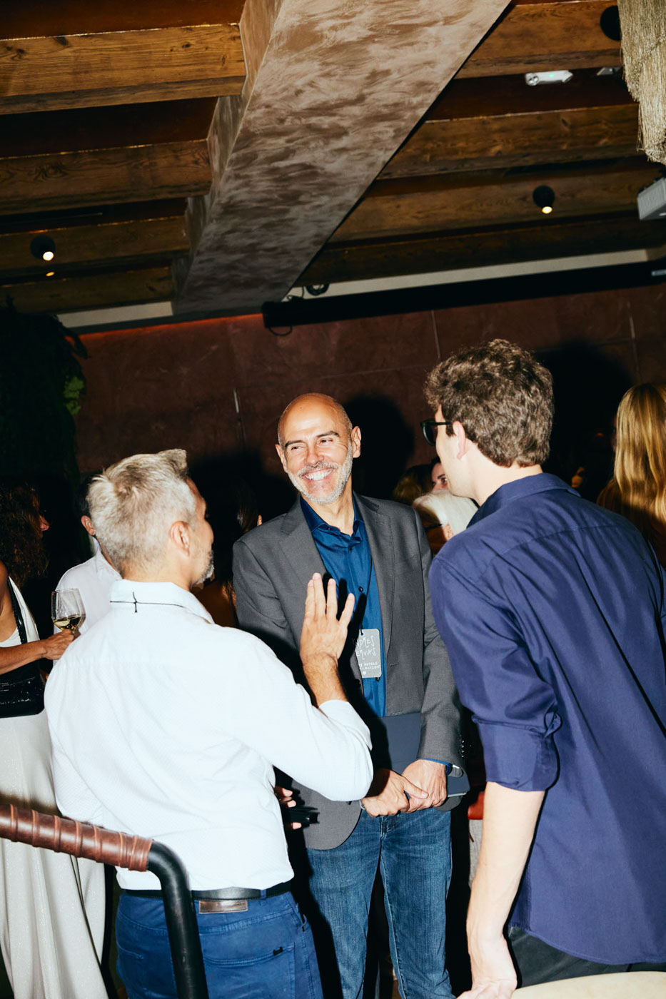 DH24 SALES LE Miami Travelpro09