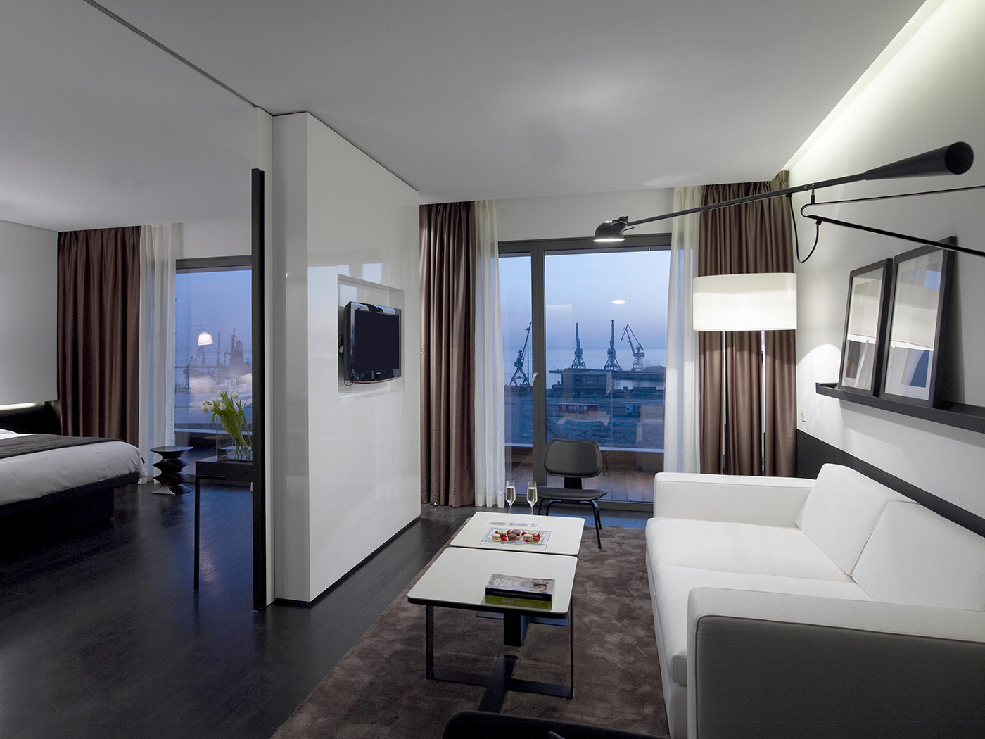 The Met Hotel Executive Suite R 01