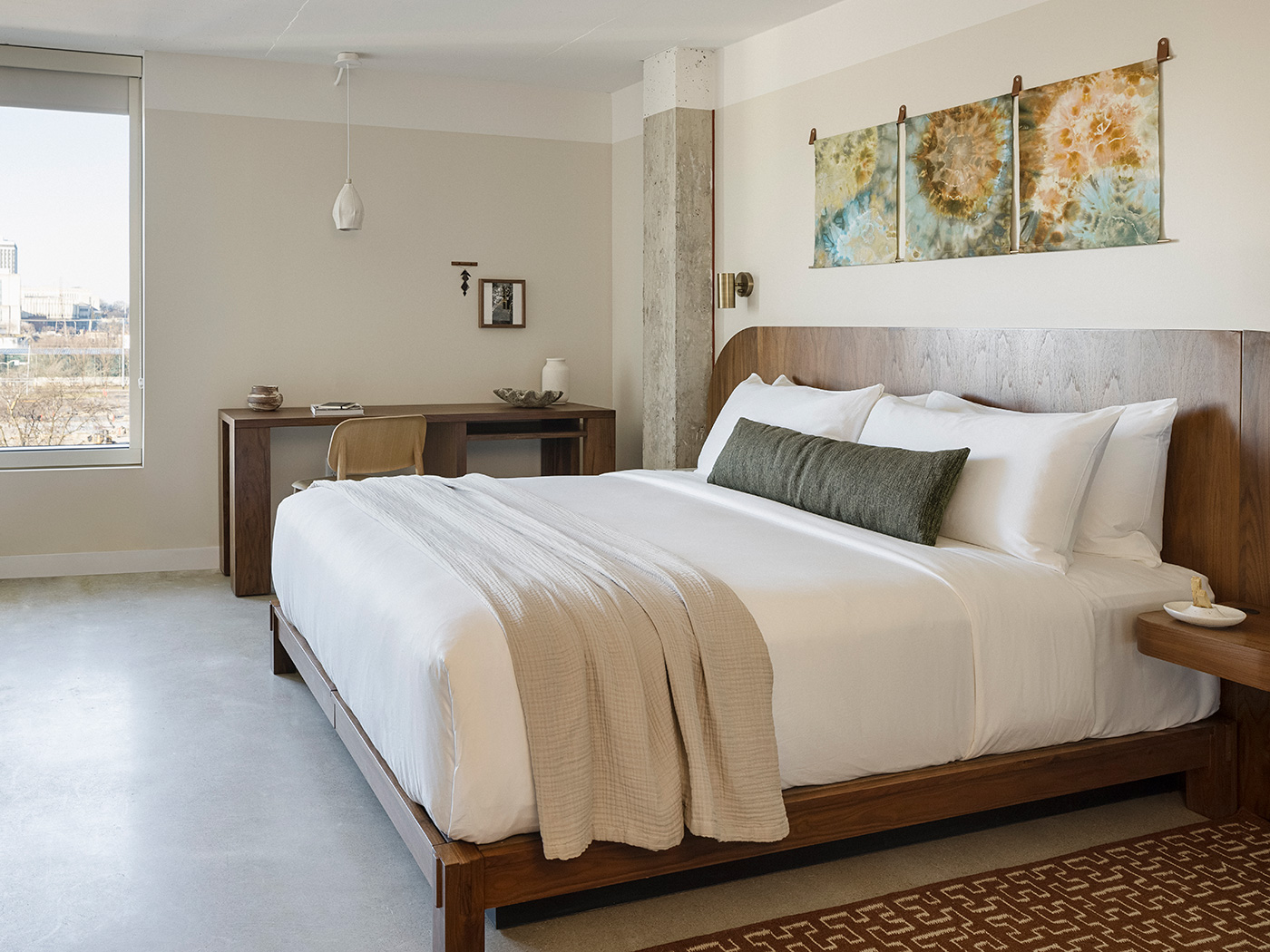 Drift Nashville City View King ADA R 01