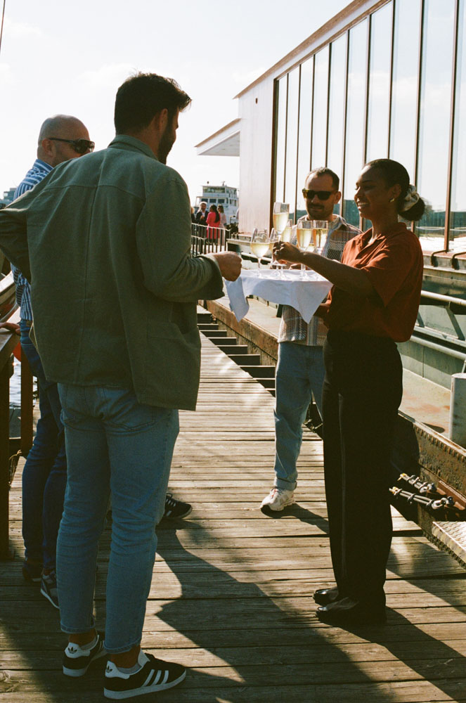 DH24 CE Amsterdam Travelpro11