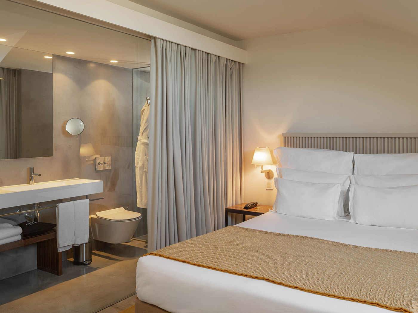 Memmo Alfama Mansard Room R 02