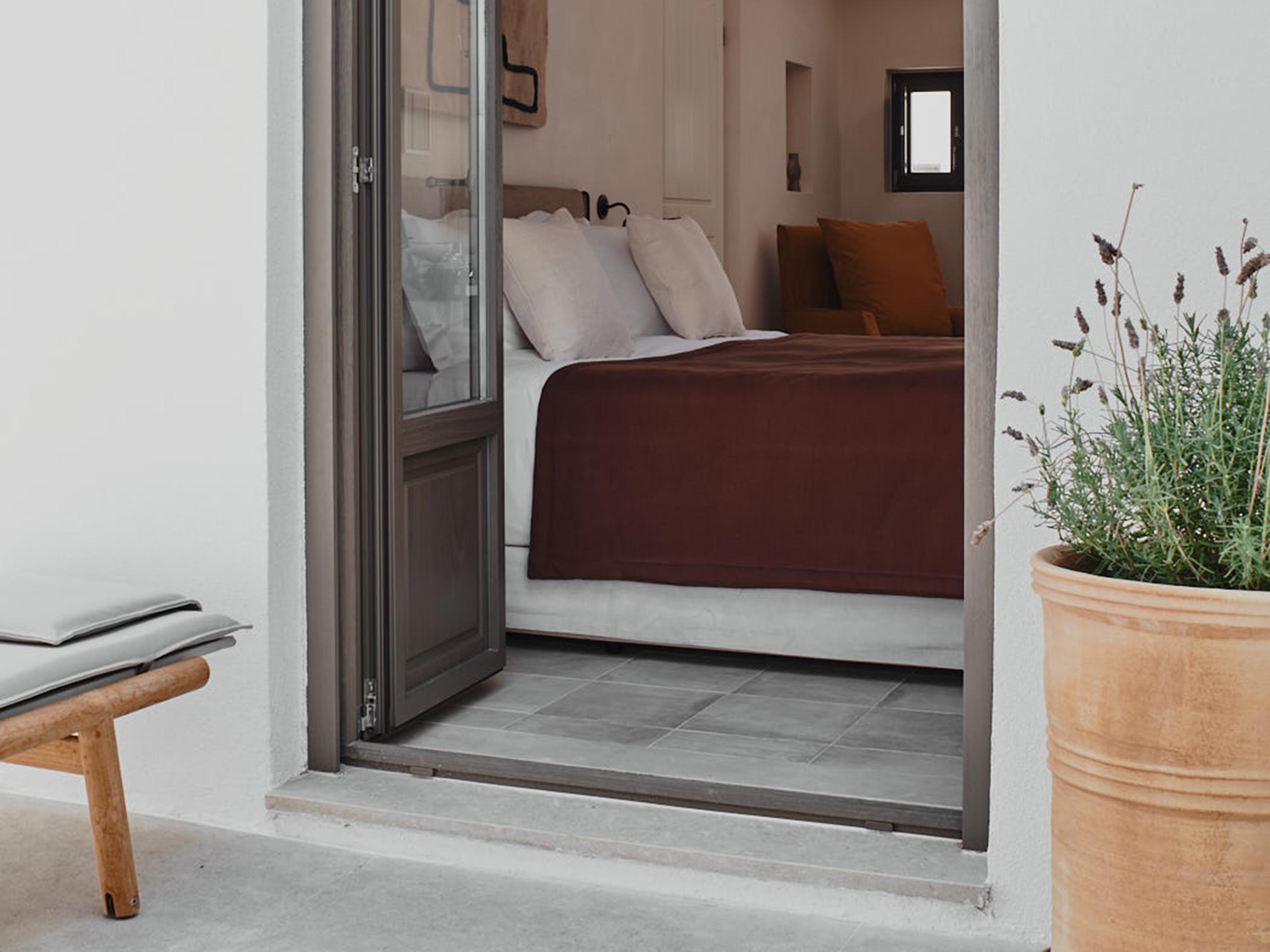 Parilio Rooms in Paros