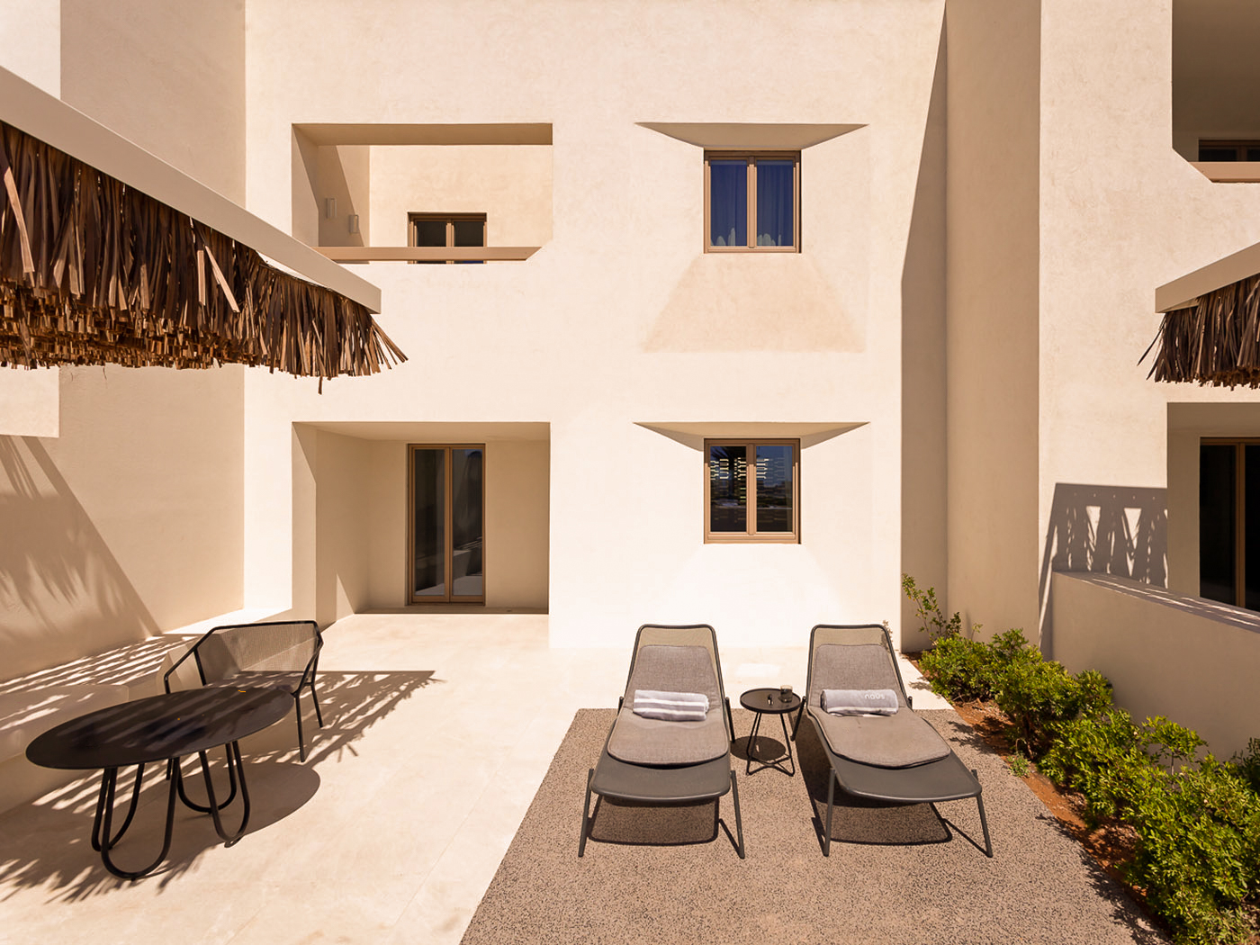 Nous Santorini Superior Garden V4 R 06