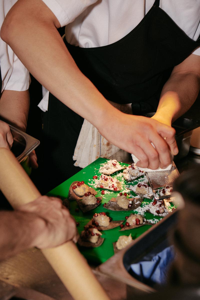 DH SALES23 S London Travel Pro 07