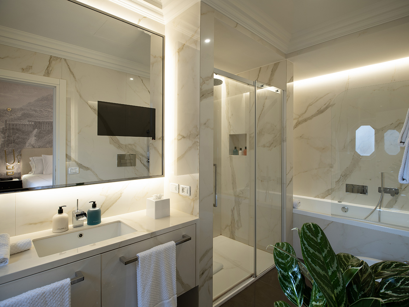 Elizabeth Unique Elizabeth Master Suite R 10