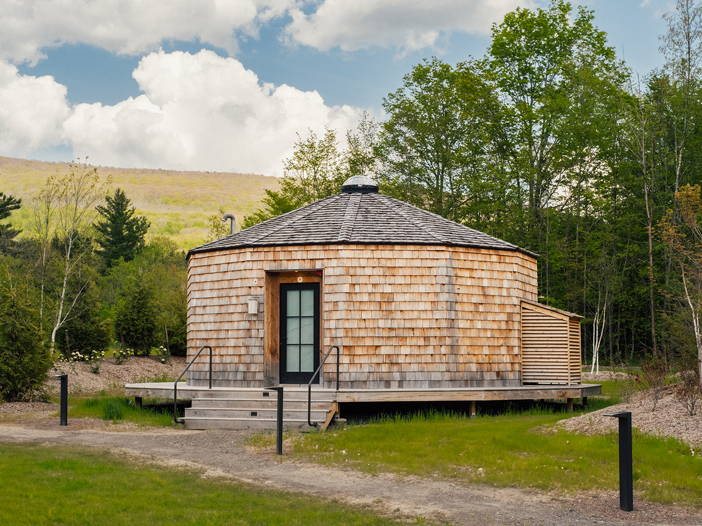 Scribners Catskill Lodge Standard Round Summer R 01