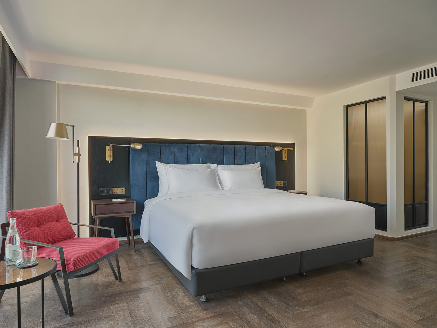 Public House Bangkok Day Dream King R V2 01