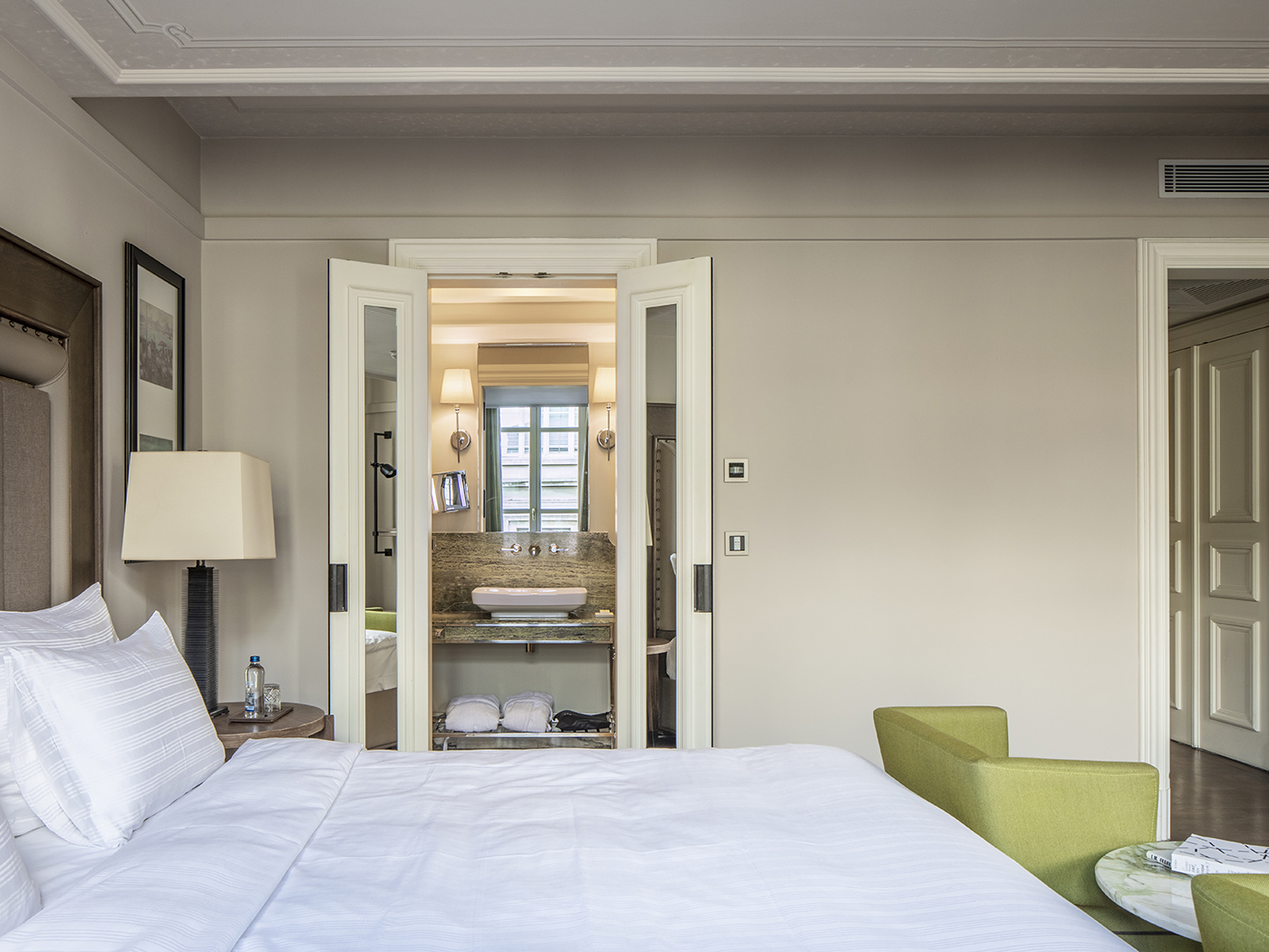 Bank Hotel Istanbul Deluxe King Room R 05