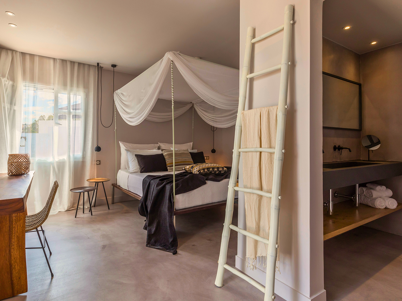 Minos Beach Three Bedroom Waterfront Villa Private Pool V3 R 04