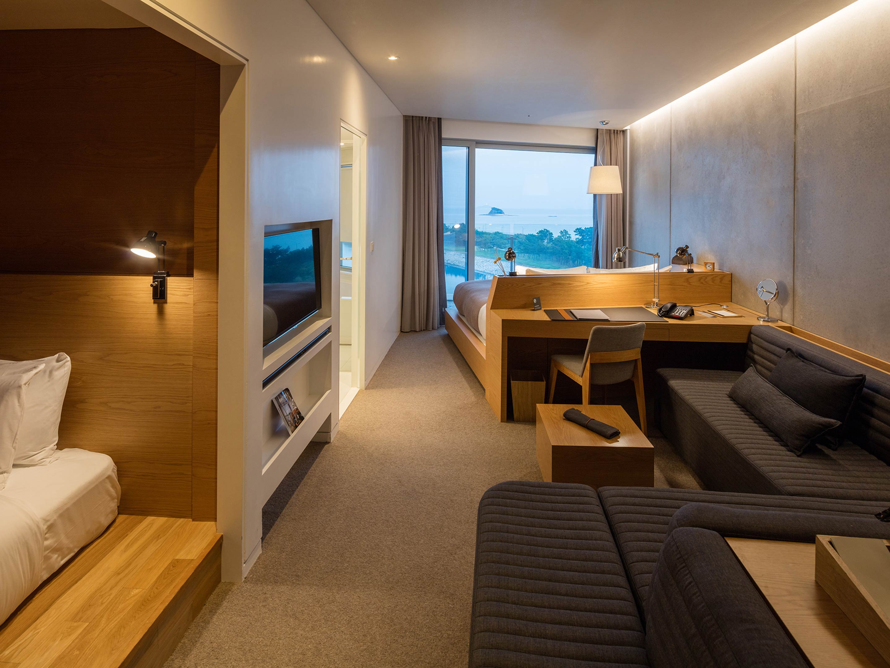 Deluxe Room Seaside or Mountain View, Nest Hotel