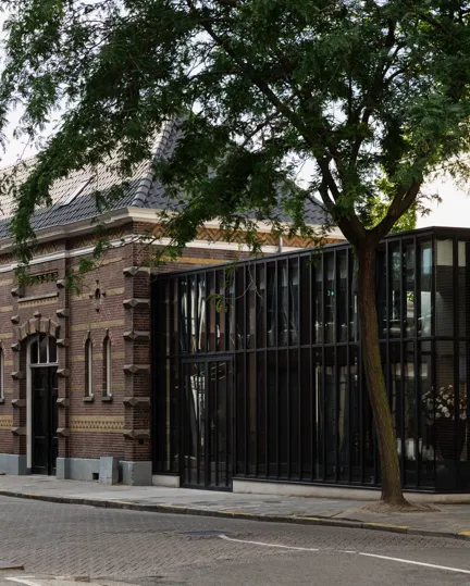 005 Kazerne Building