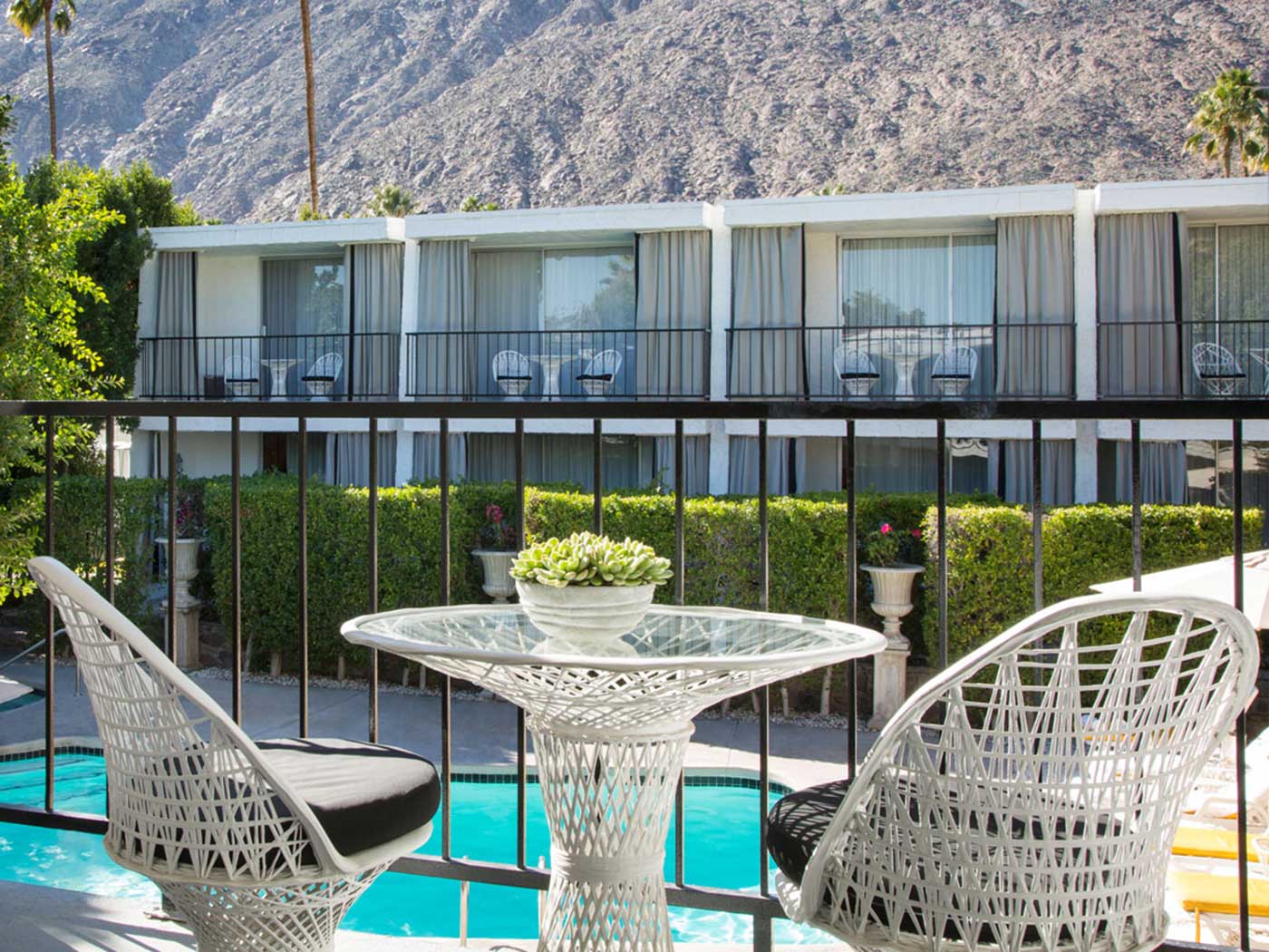 Avalon Palm Springs Premium Studio King R 02