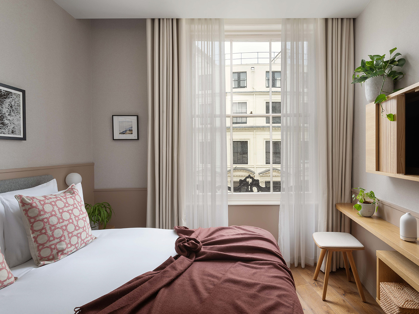 Inhabit Queens Gardens Cosy R 01