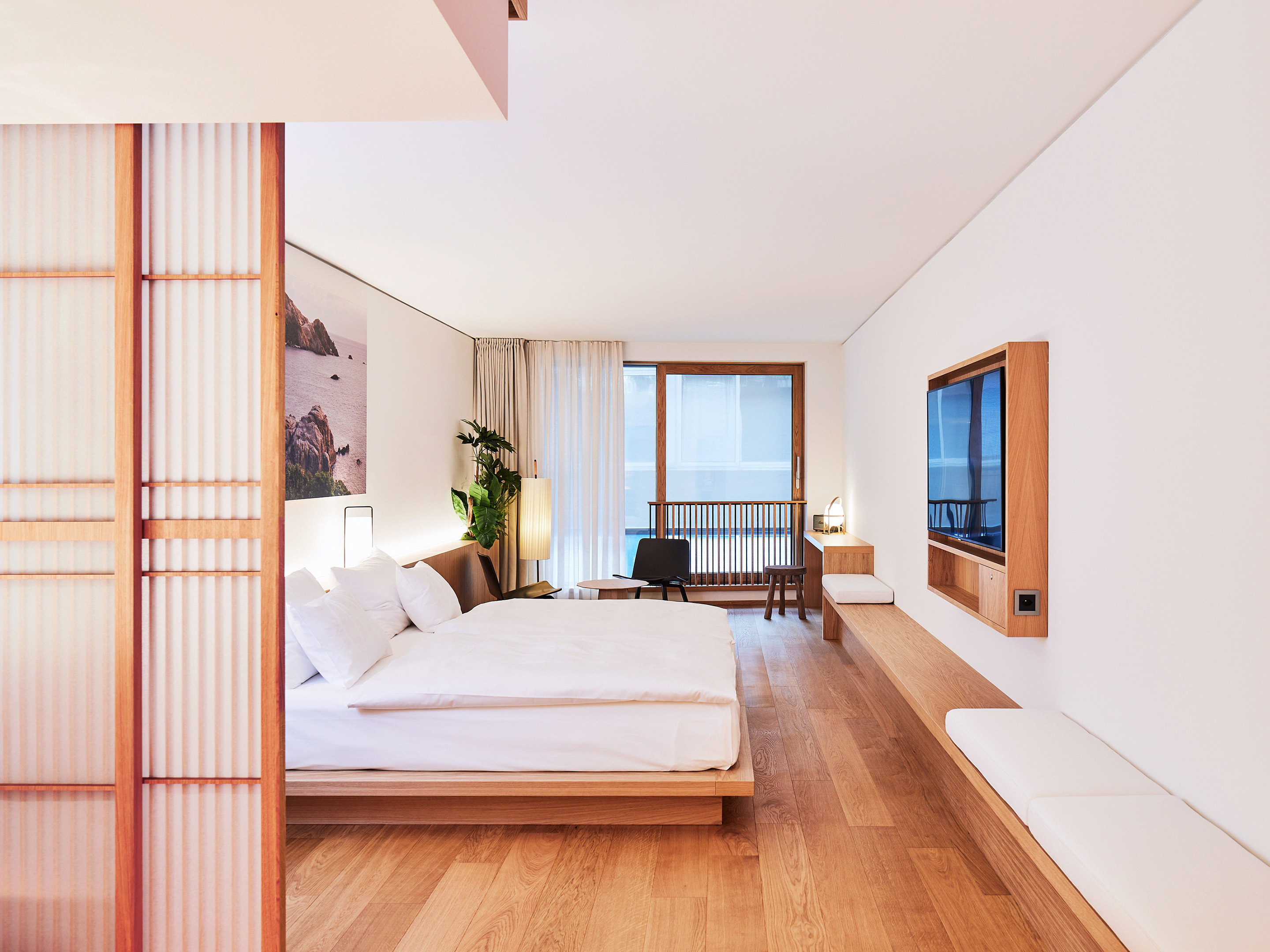 Art House Basel Large Junior Suite R 01