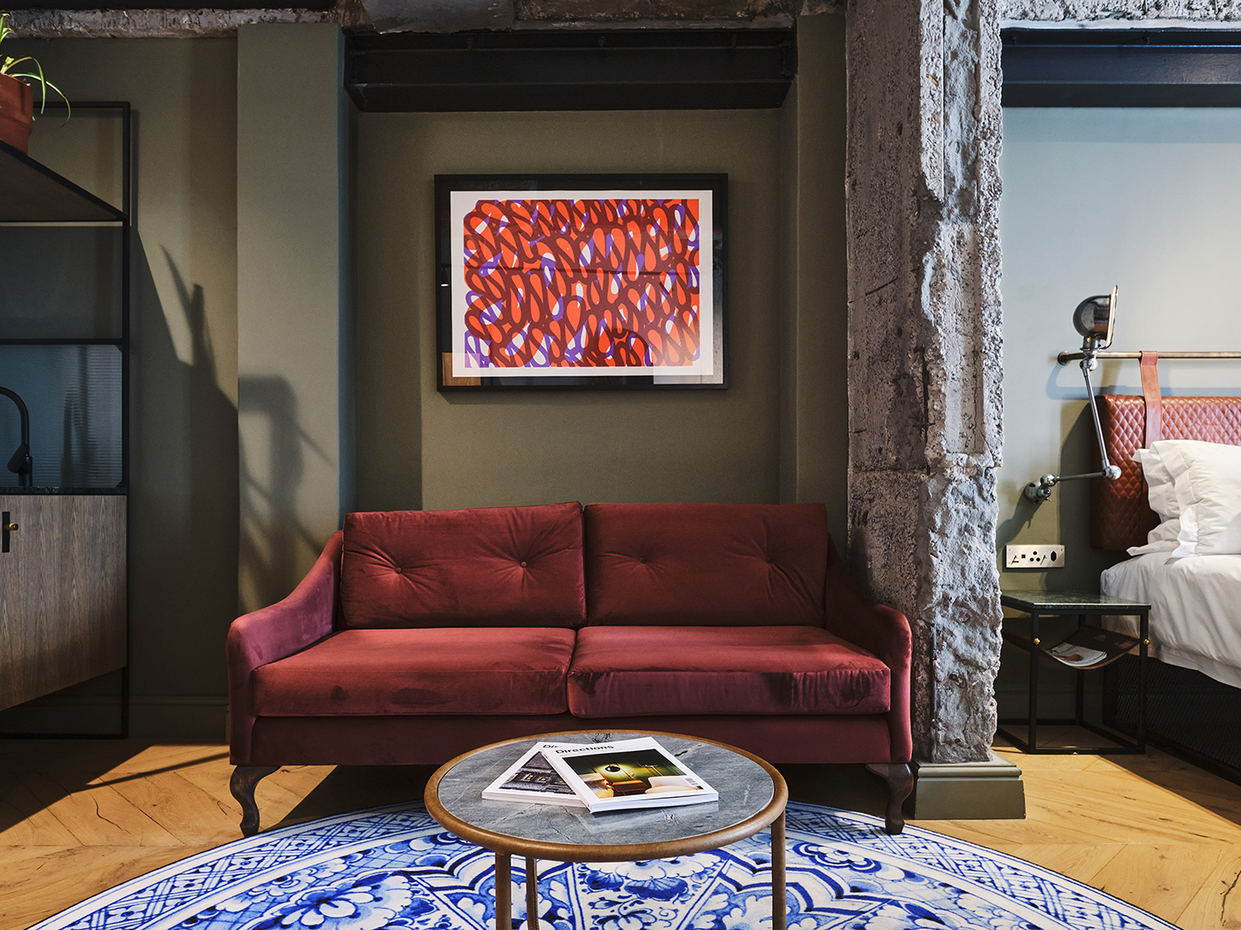 Gorgeous George Studio Room V2 R 03