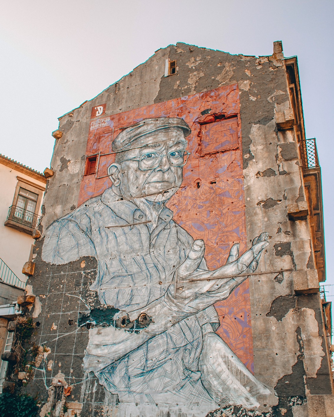 22 Destination Portugal Porto Facade Art