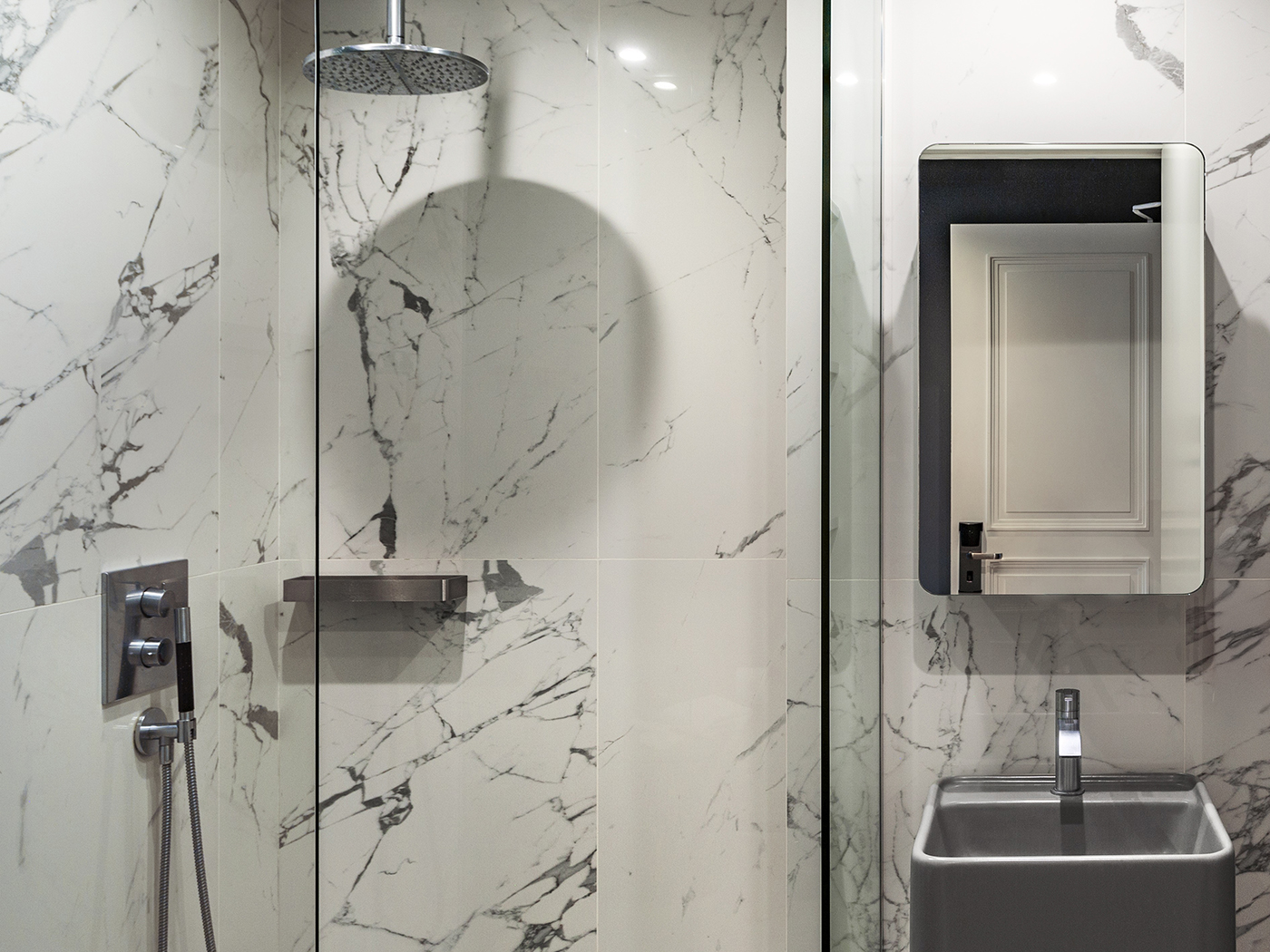 The Blue Fox Queen Room With Terrace R 02