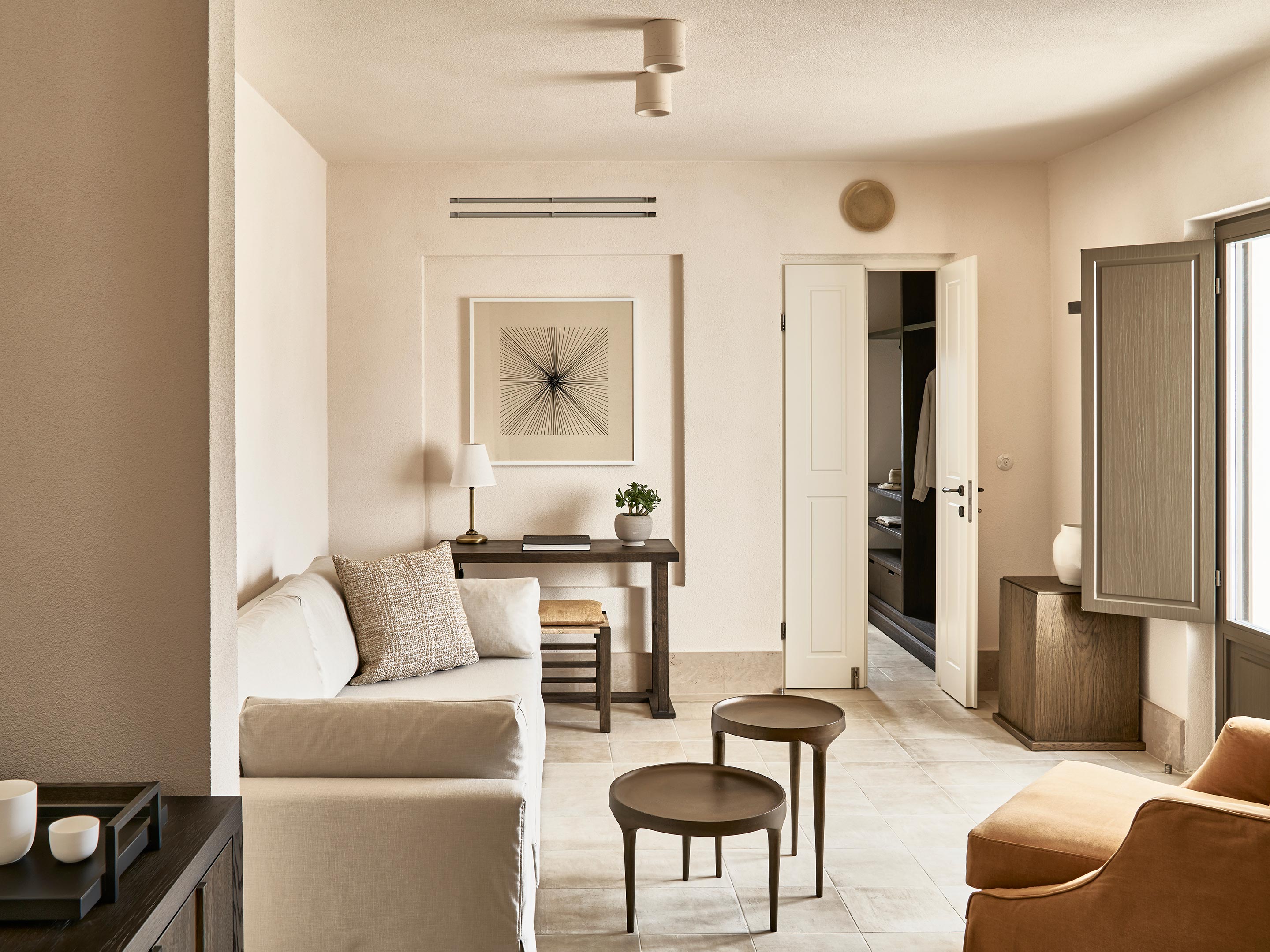 Parilio Rooms in Paros