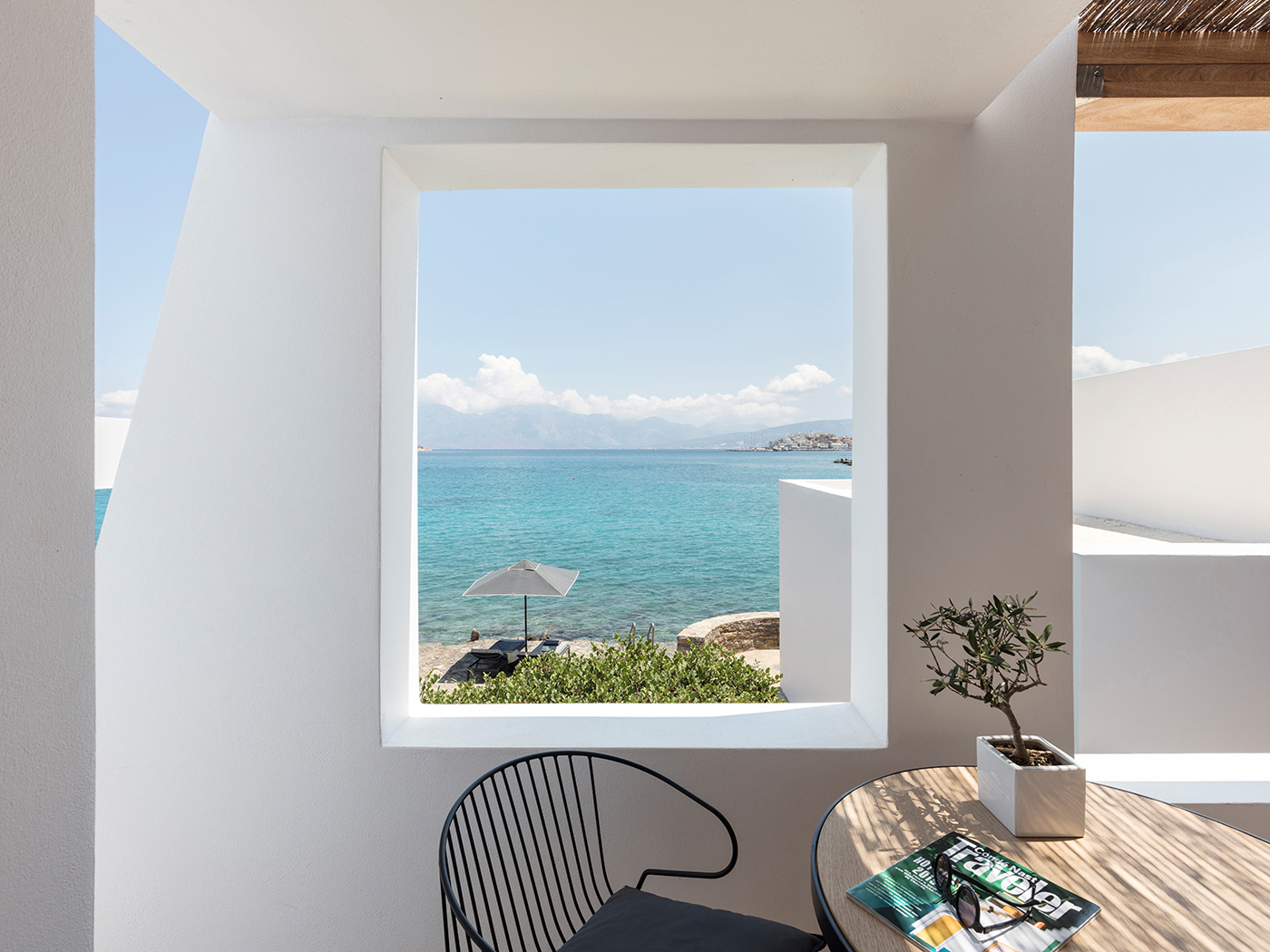 Minos Beach Superior Waterfront Bungalow V2 R 06